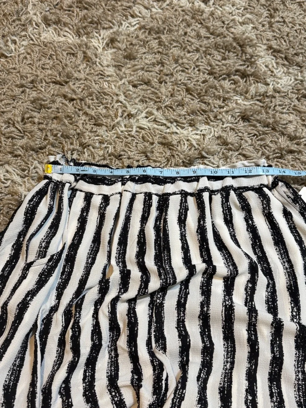 NWT Yea Black & White Striped Wide-Leg Cropped Pants size S/M - Picture 8 of 12